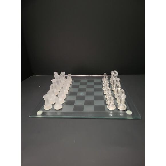 NIB RARE Unique Gifts by House of Lloyd 12" Rectangle Glass Chess Board Set - Picture 4 of 10